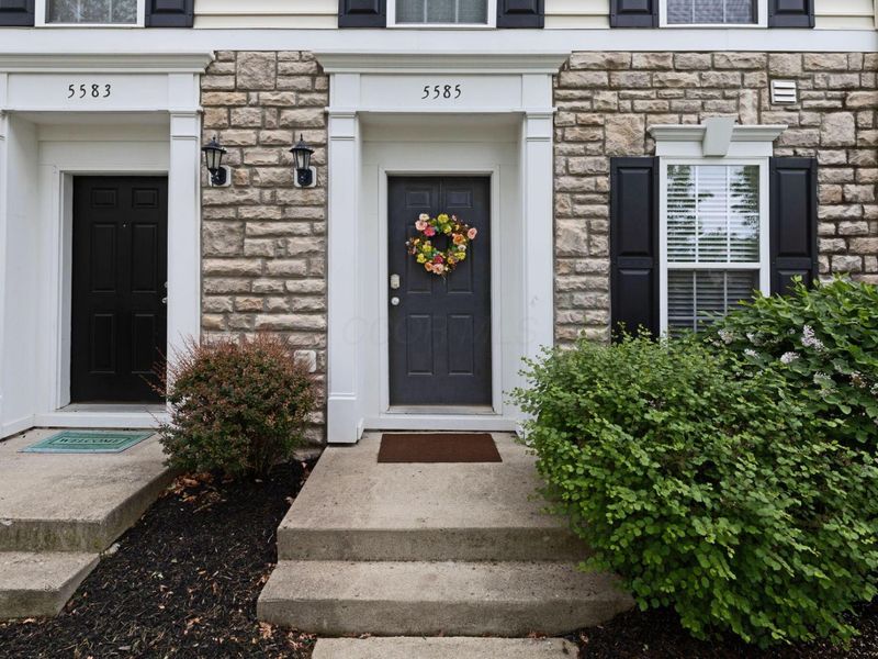 5585 Mesa Falls Street, Unit 15, Dublin, OH 43016 Photo 3