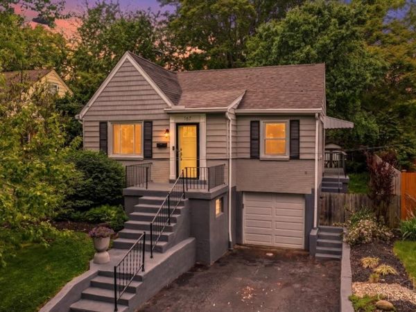 167 S Grove Avenue, Wyoming, OH 45215