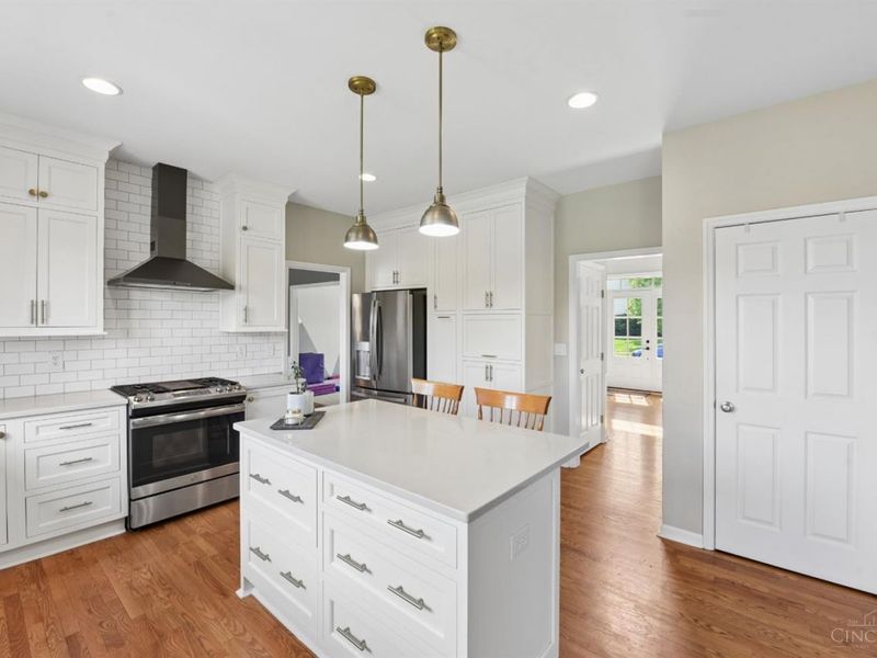 996 Paxton Lake Drive, Miami Twp, OH 45140 Photo 5