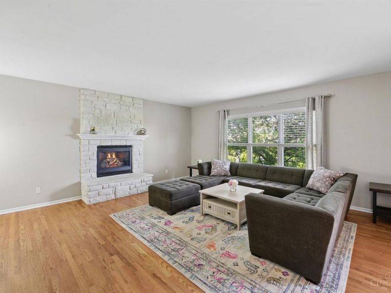 996 Paxton Lake Drive, Miami Twp, OH 45140 Photo 8