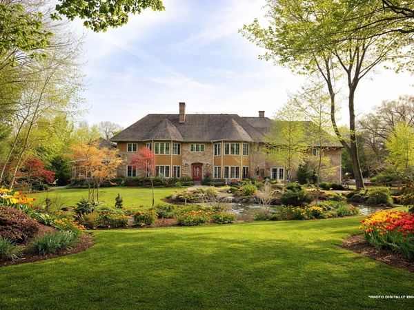 16 Solomon Pierce Rd, Lexington, MA 02420