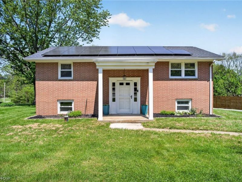 3005 46th Street SW, Canton, OH 44706 Photo 1