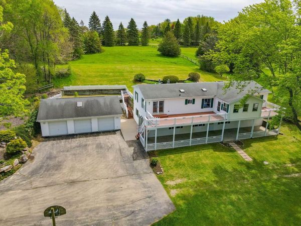 W8919 Ripley ROAD, Cambridge, WI 53523