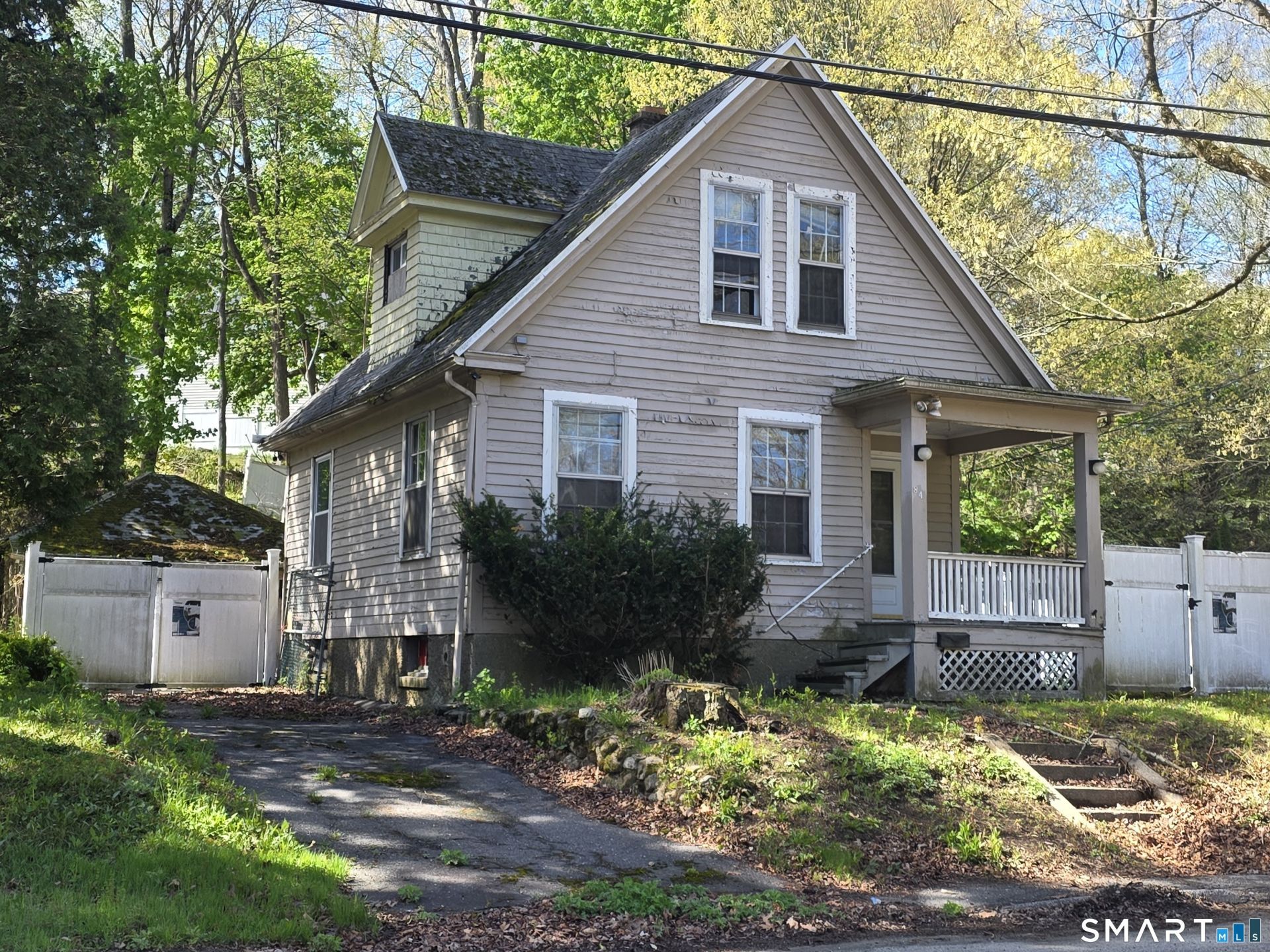 84 Nottingham, Waterbury, CT 06704 Main Photo