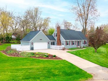 27758 Johnson Road, Grosse Ile Twp, MI 48138