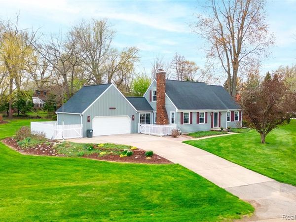 27758 Johnson Road , Grosse Ile Twp, MI 48138