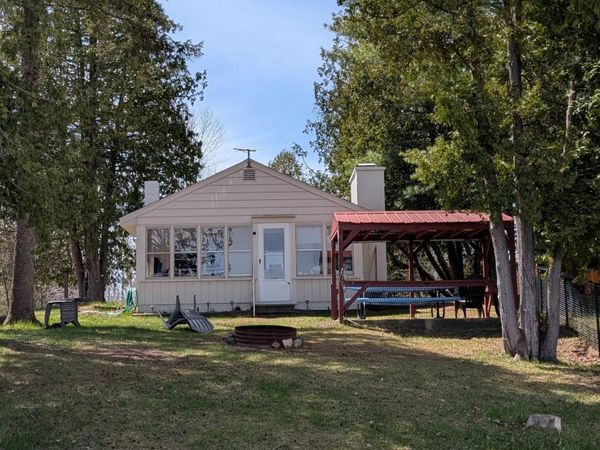 8791 S Old State Avenue, Farwell, MI 48622