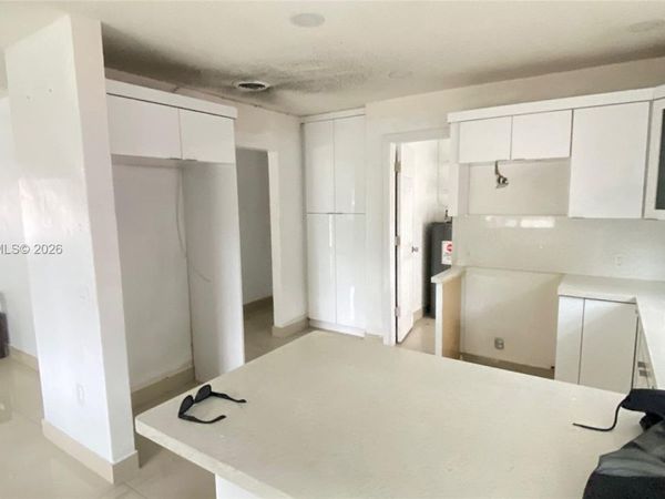 530 NW 99th St , Miami, FL 33150