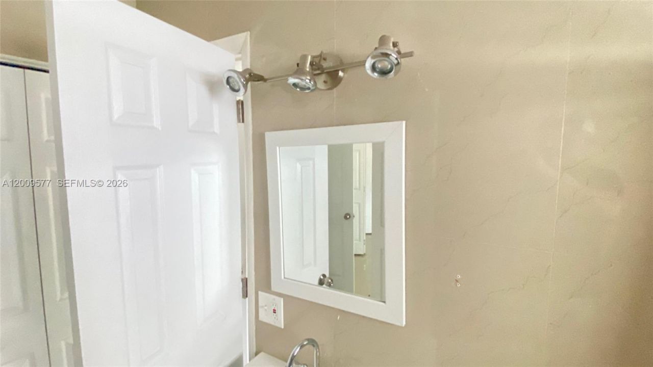 530 NW 99th St , Miami, FL 33150 Photo