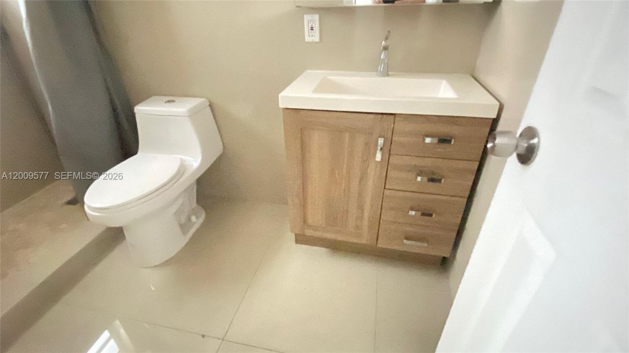 530 NW 99th St , Miami, FL 33150 Photo