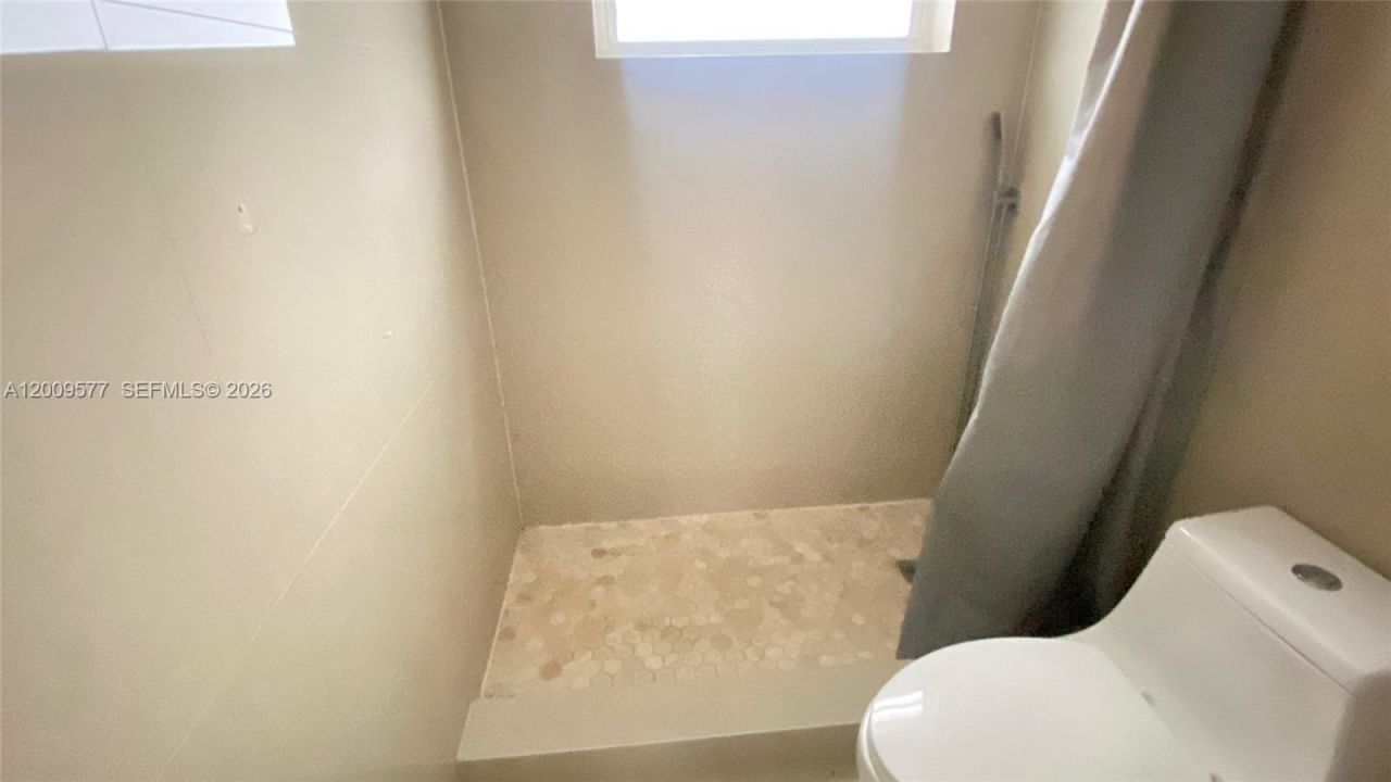 530 NW 99th St , Miami, FL 33150 Photo