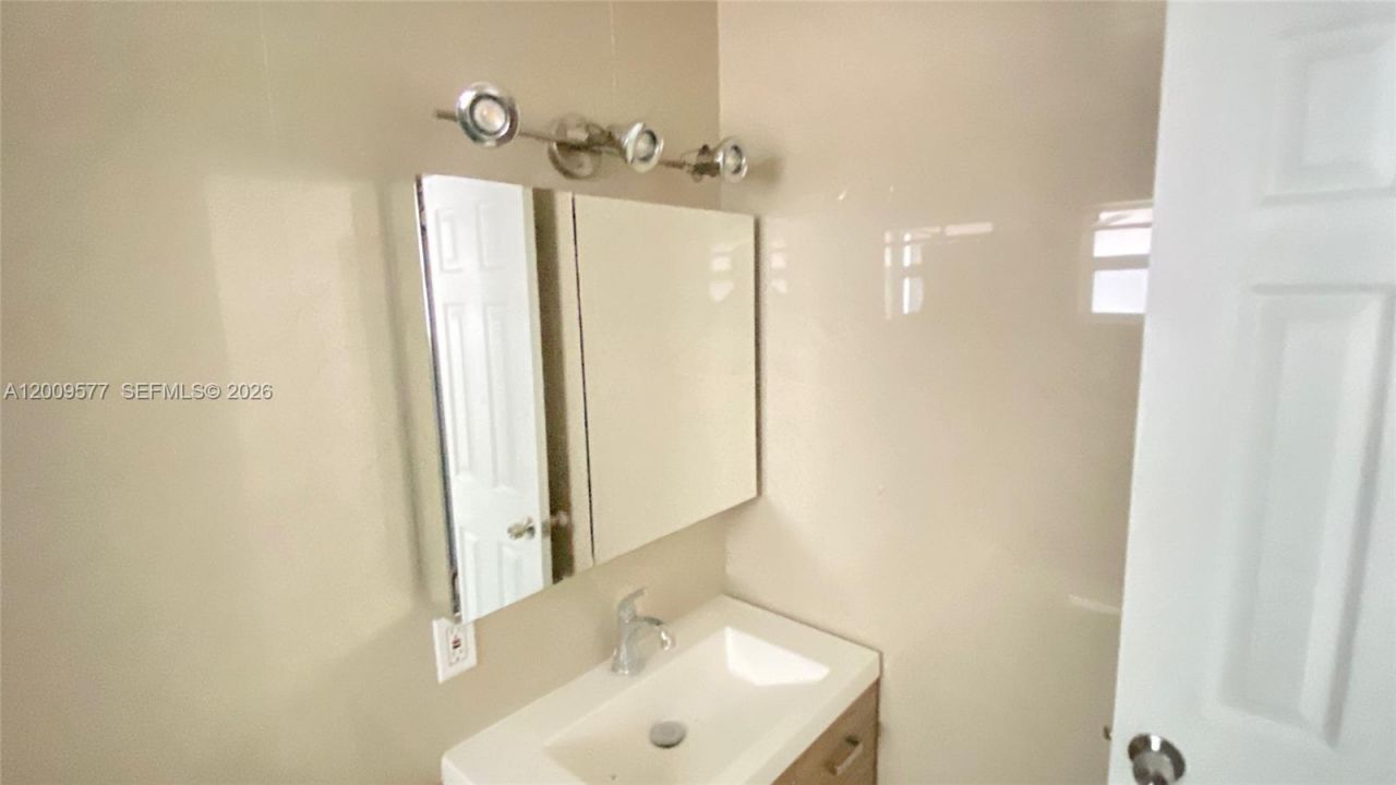 530 NW 99th St , Miami, FL 33150 Photo