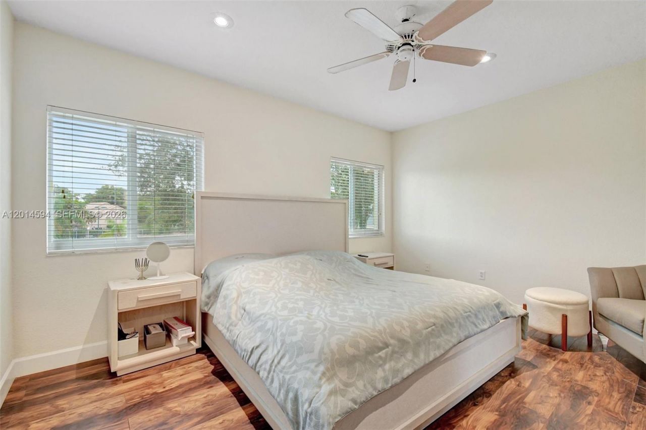 16339 Malibu Dr , Unit 22, Weston, FL 33326 Photo