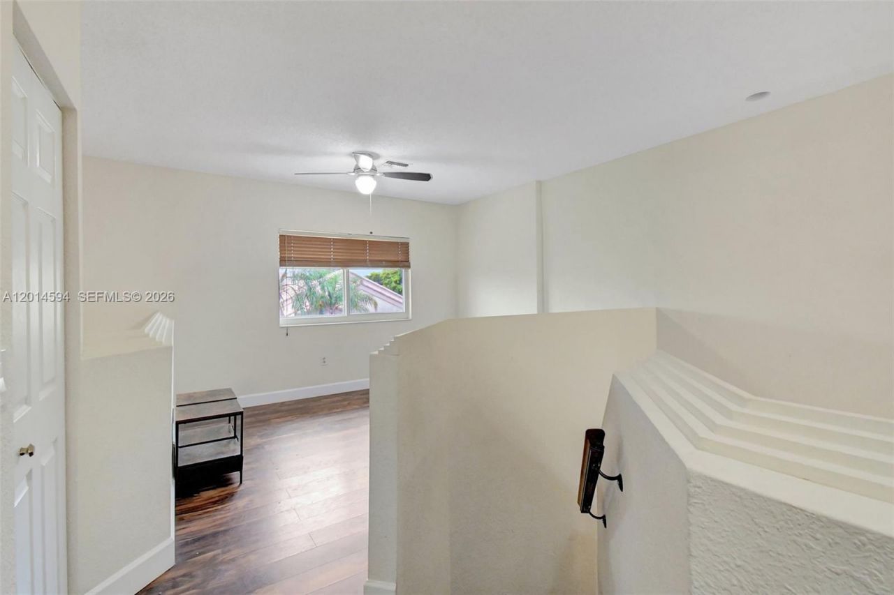16339 Malibu Dr , Unit 22, Weston, FL 33326 Photo