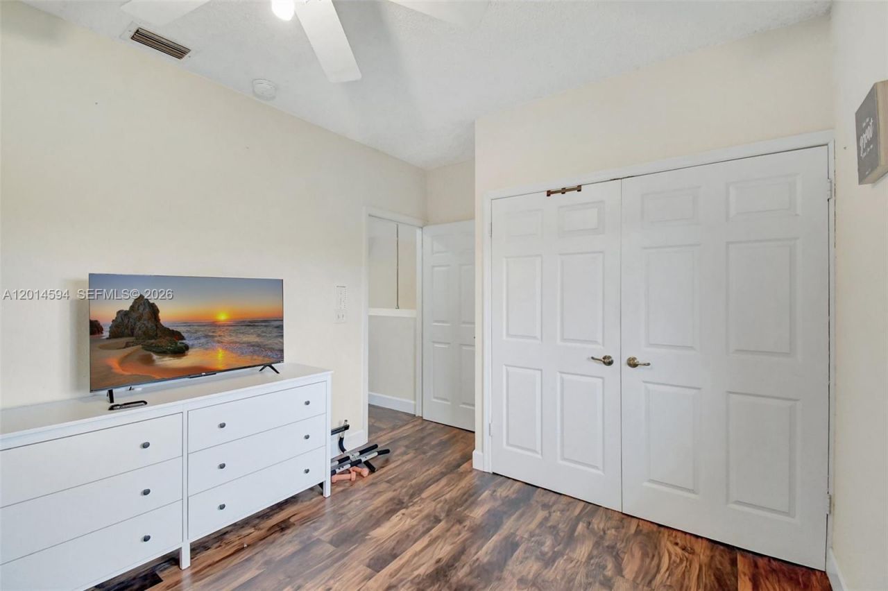16339 Malibu Dr , Unit 22, Weston, FL 33326 Photo