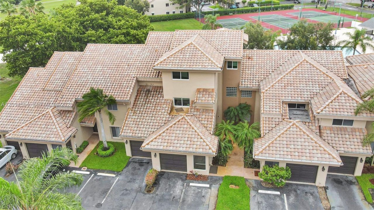 16339 Malibu Dr , Unit 22, Weston, FL 33326 Photo