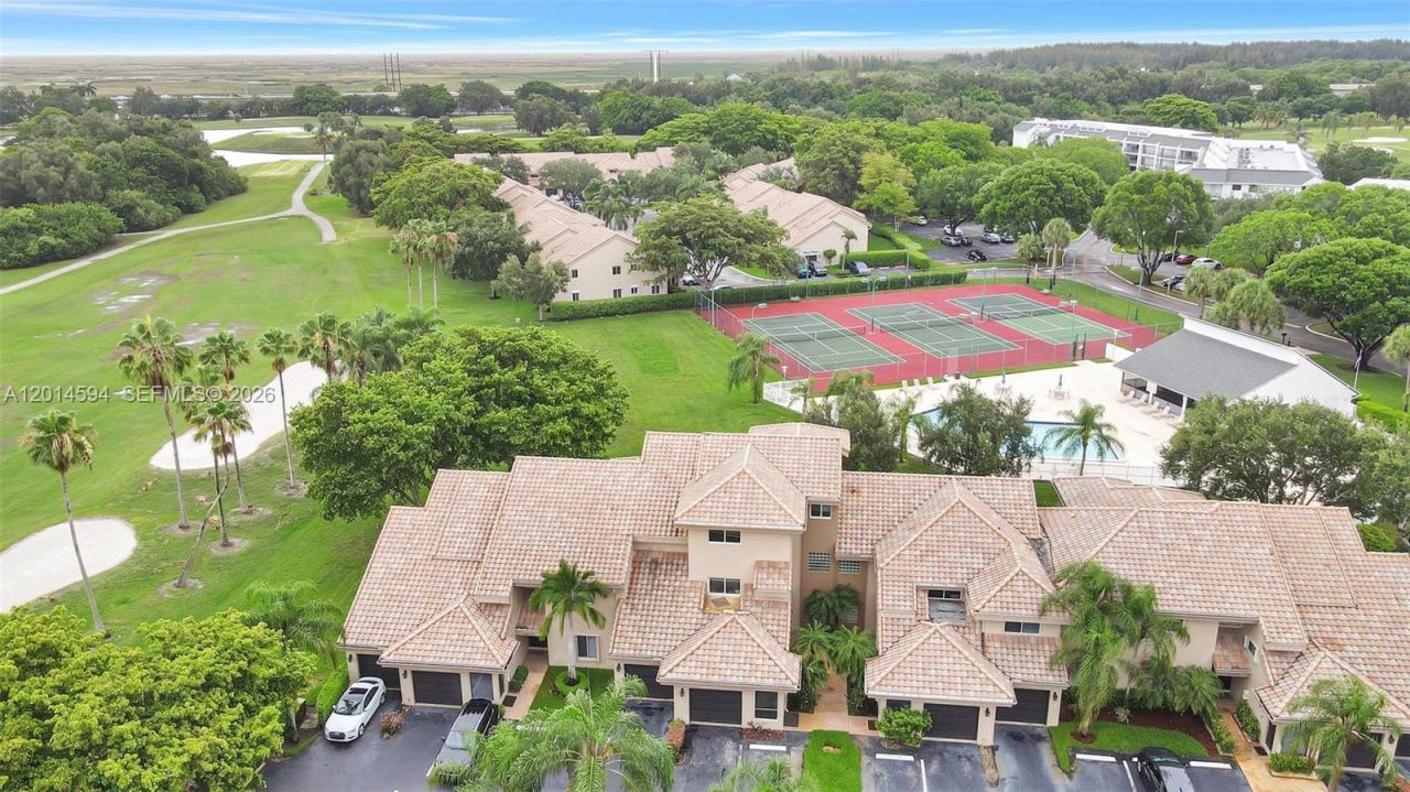 16339 Malibu Dr , Unit 22, Weston, FL 33326 Photo