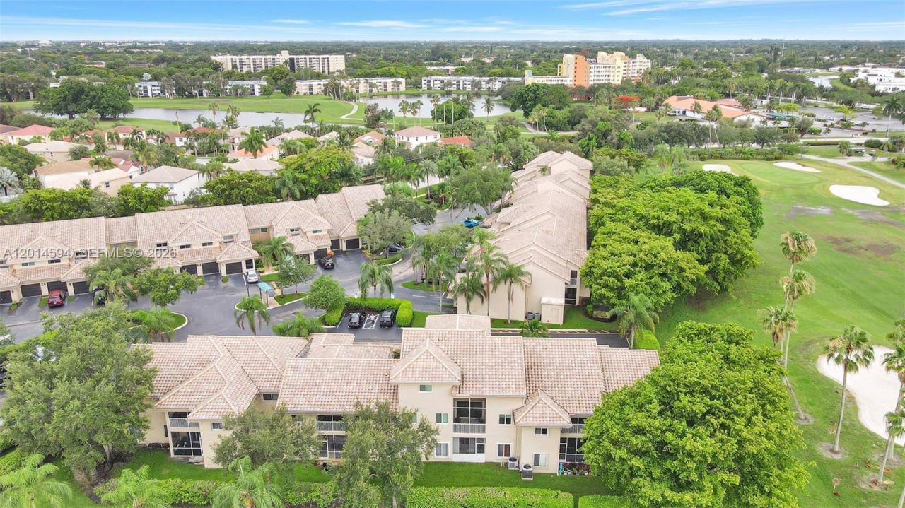 16339 Malibu Dr , Unit 22, Weston, FL 33326 Photo