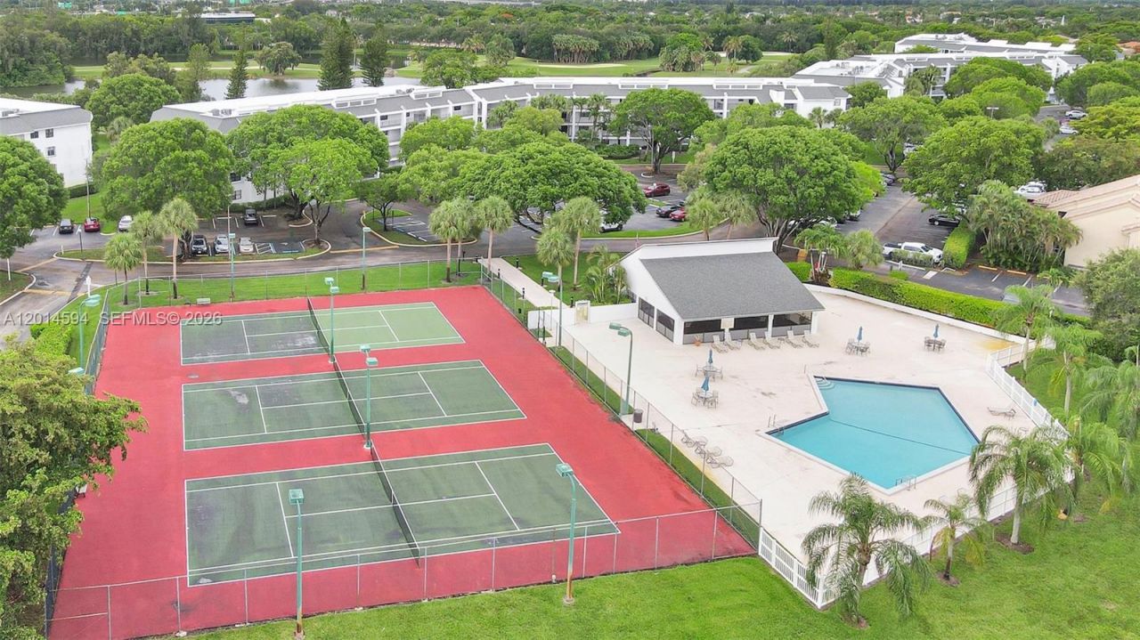 16339 Malibu Dr , Unit 22, Weston, FL 33326 Photo