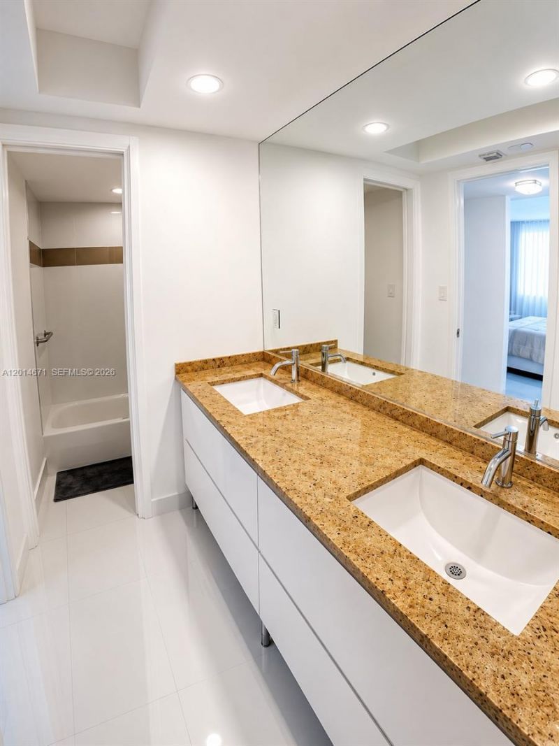 6917 Collins Ave , Unit 614, Miami Beach, FL 33141 Photo