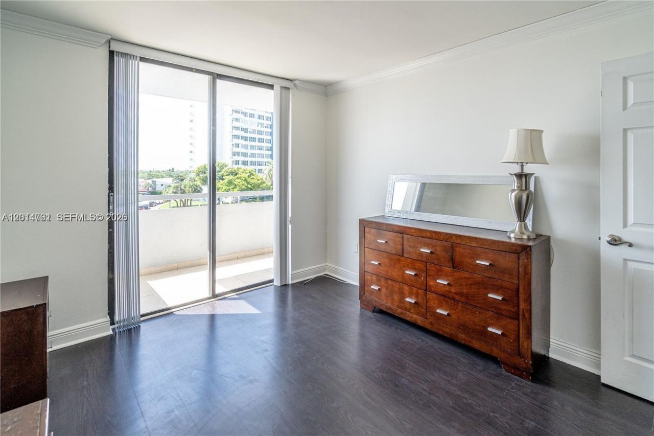 7300 Wayne Ave , Unit 401, Miami Beach, FL 33141 Photo