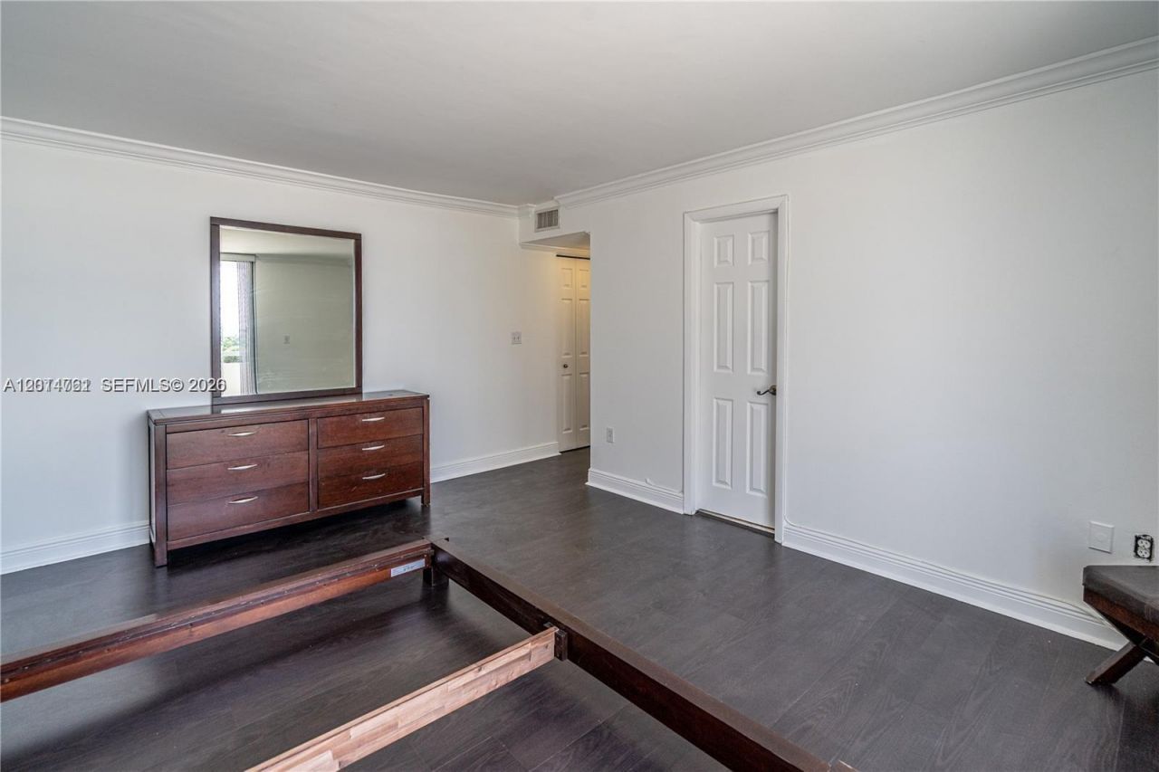 7300 Wayne Ave , Unit 401, Miami Beach, FL 33141 Photo