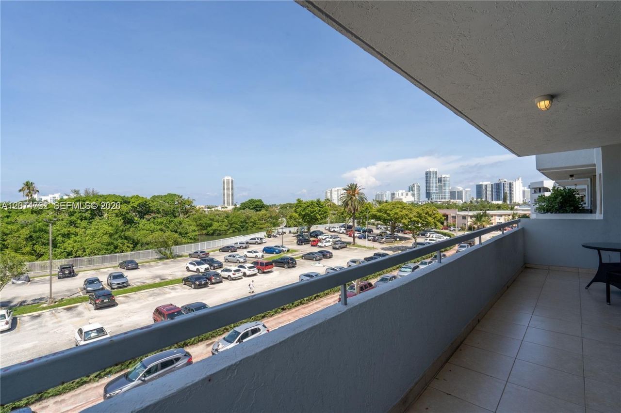 7300 Wayne Ave , Unit 401, Miami Beach, FL 33141 Photo