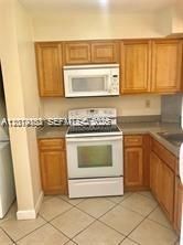 6045 NW 186th St, Unit 116, Hialeah, FL 33015 Photo