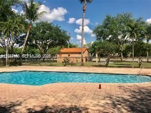 6045 NW 186th St, Unit 116, Hialeah, FL 33015 Photo