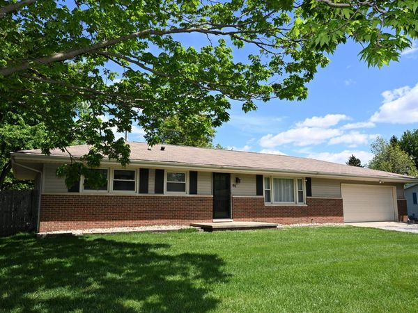 49 E 6th Street, El Paso, IL 61738