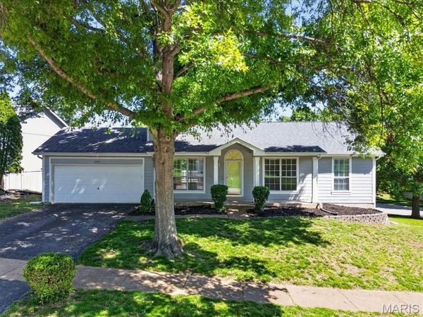 16101 Castlerea Boulevard, Ellisville, MO 63021