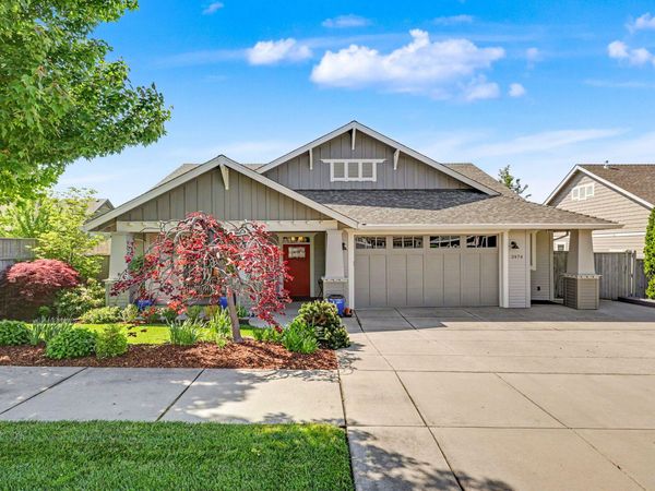 3974 Calle Vista Drive, Medford, OR 97504
