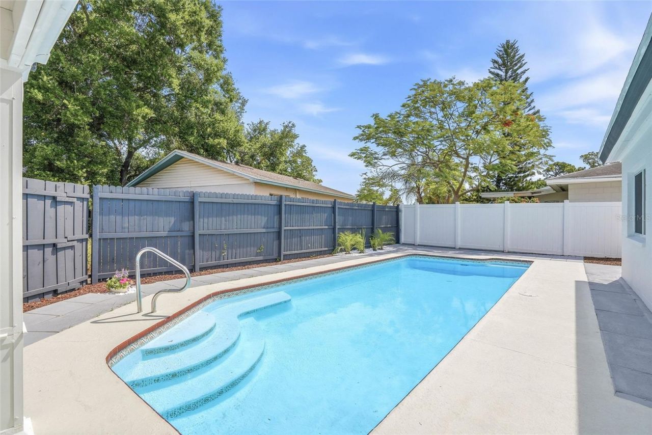 7037 124th Terrace, Largo, FL 33773 Photo