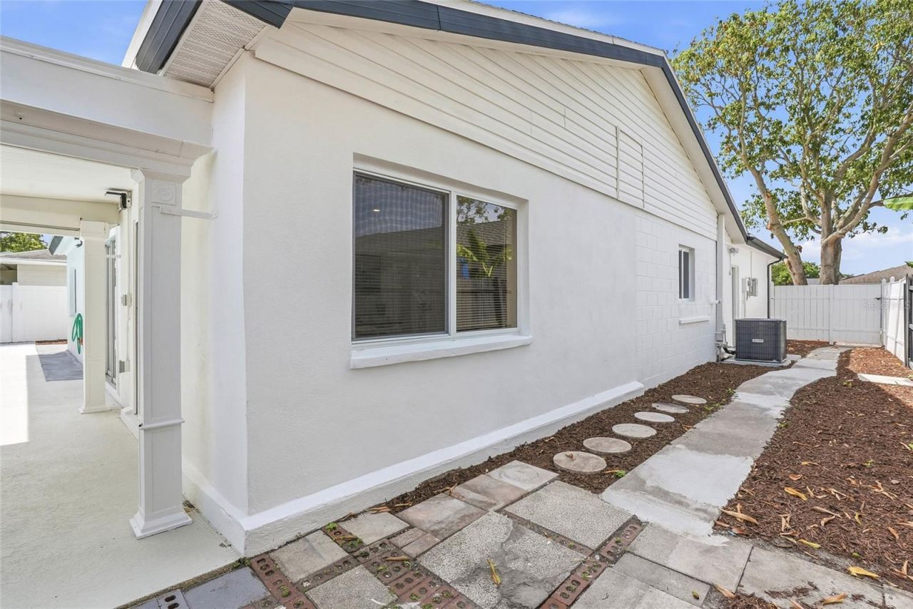7037 124th Terrace, Largo, FL 33773 Photo