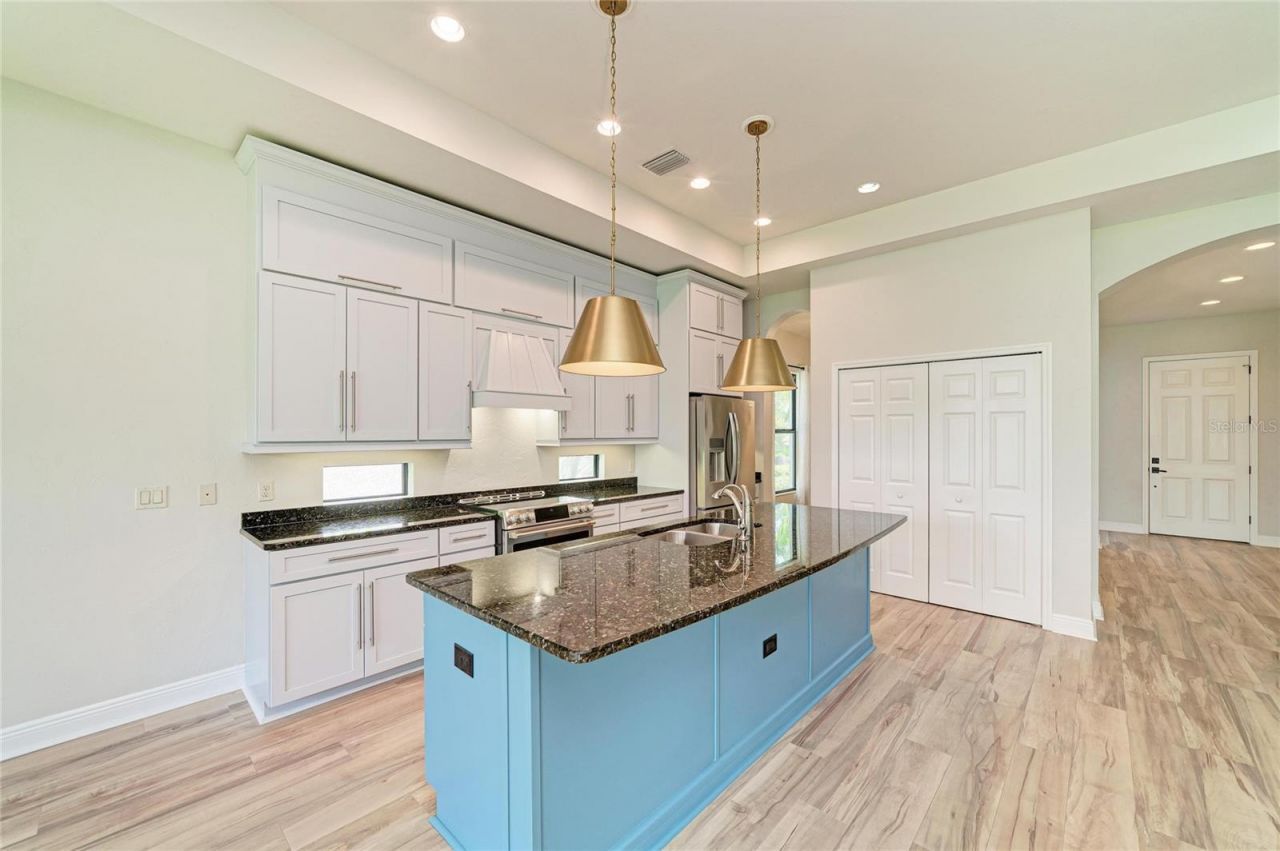 5819 Title Row Drive, Bradenton, FL 34210 Photo