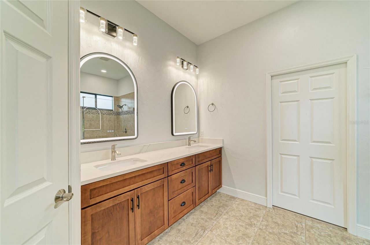 5819 Title Row Drive, Bradenton, FL 34210 Photo