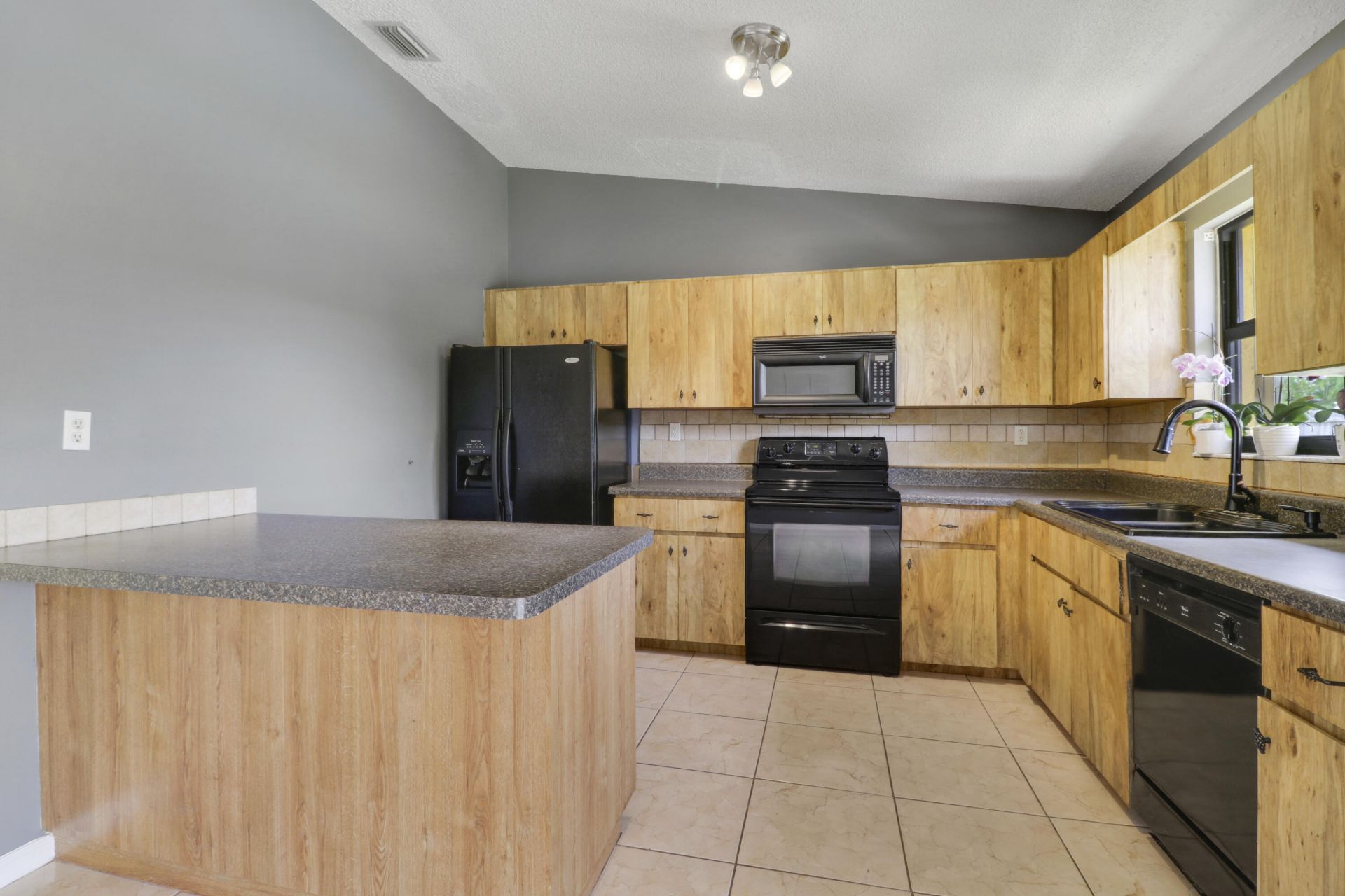 144 Bilbao Street, Royal Palm Beach, FL 33411 Photo
