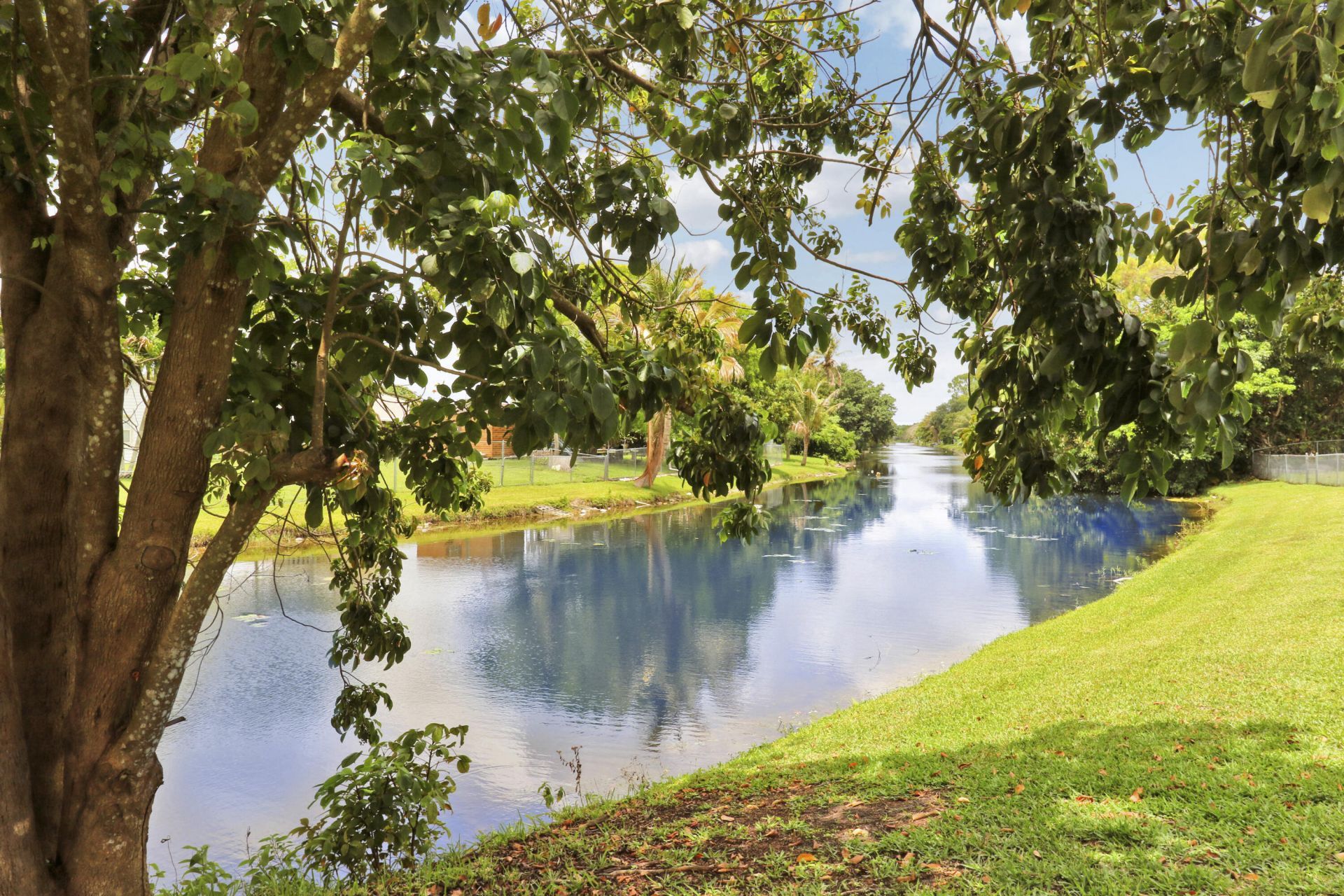 144 Bilbao Street, Royal Palm Beach, FL 33411 Photo
