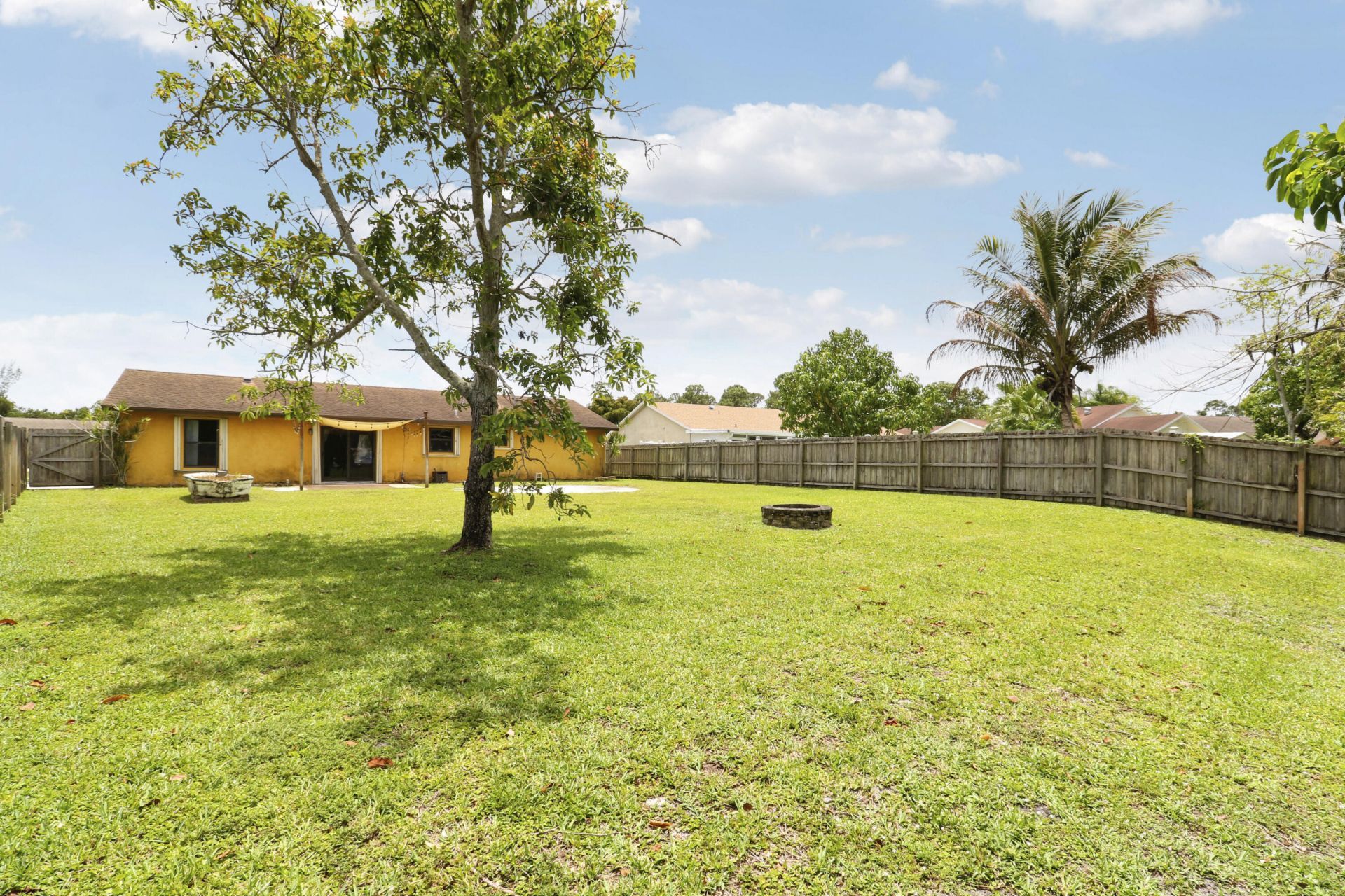 144 Bilbao Street, Royal Palm Beach, FL 33411 Photo