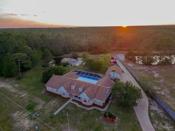 3607 Nighthawk Ln, Pensacola, FL 32506