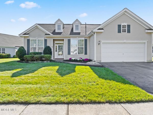 33 Bunker Hill Drive, Allentown, NJ 08501