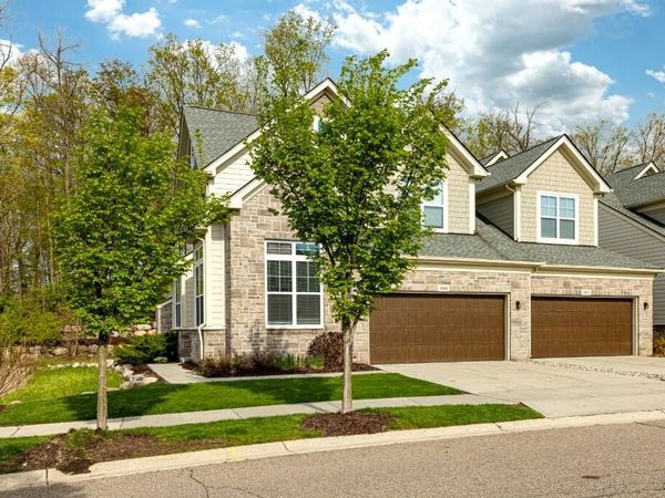 3000 N Spurway Drive, Ann Arbor, MI 48105