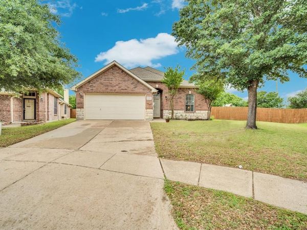 5339 Deep Lake Drive, Grand Prairie, TX 75052