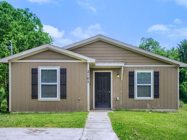 2105 Langford Street, Greenville, TX 75401