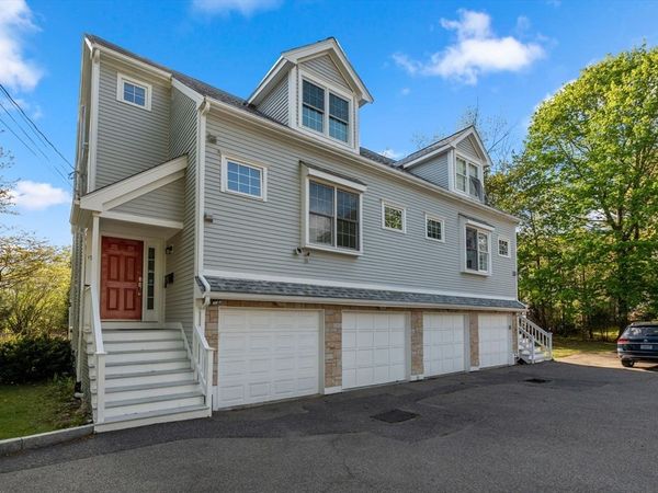 19 Dunstan St, Unit 19, Newton, MA 02465