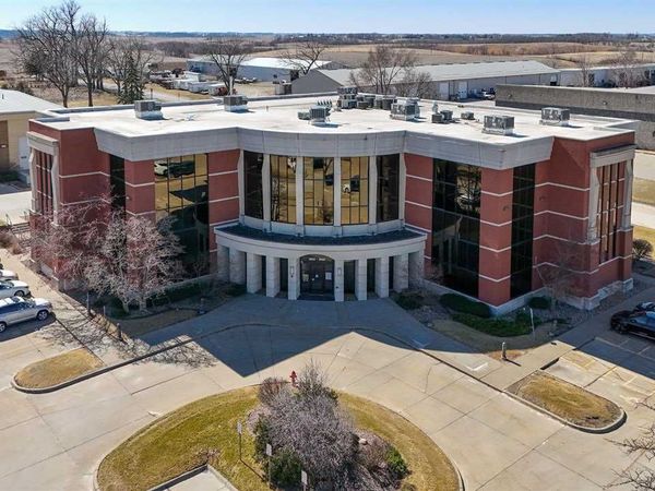 2937 Sierra Ct SW, Unit Entire Bui, Iowa City, IA 52240