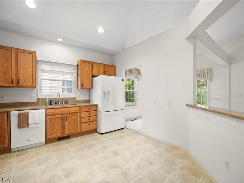 33888 Maple Ridge Boulevard , Avon, OH 44011 Photo 11