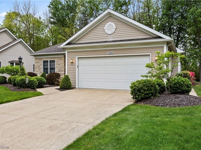 33888 Maple Ridge Boulevard , Avon, OH 44011 Photo 3