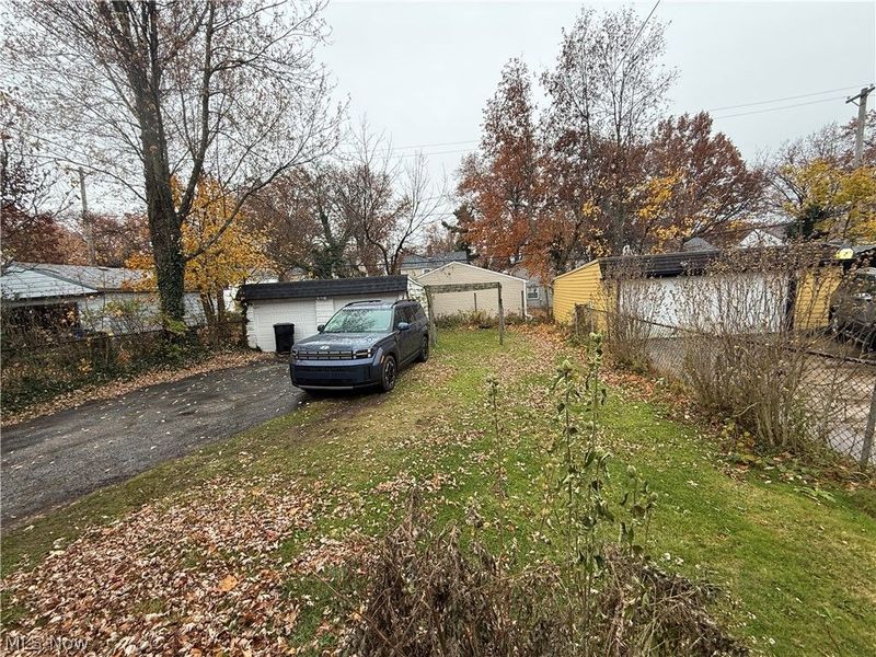 17316 Throckley Avenue, Cleveland, OH 44128 Photo 15