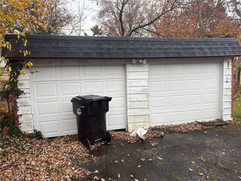 17316 Throckley Avenue, Cleveland, OH 44128 Photo 19